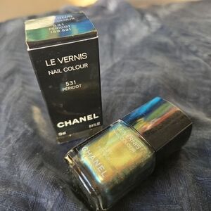 CHANEL Le Vernis Nail Colour 531 Peridot - Iridescent Green